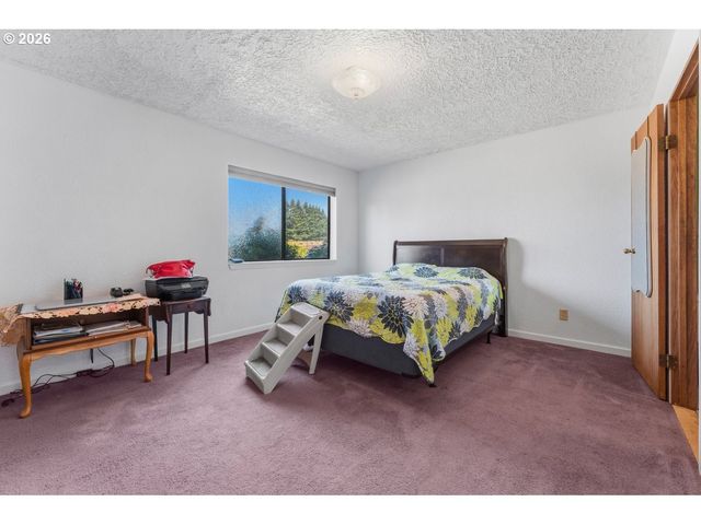 38100 Se COUPLAND Rd, Estacada, OR 97023
