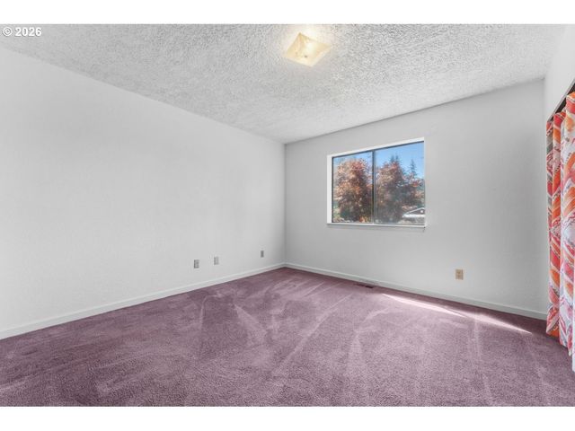 38100 Se COUPLAND Rd, Estacada, OR 97023