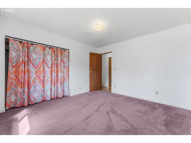 38100 Se COUPLAND Rd, Estacada, OR 97023