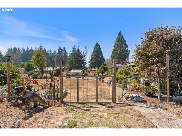 38100 Se COUPLAND Rd, Estacada, OR 97023