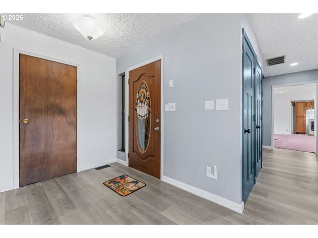 38100 Se COUPLAND Rd, Estacada, OR 97023