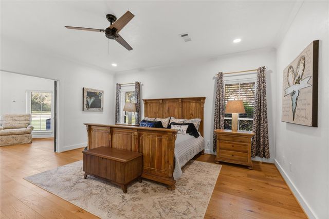 211 Buffalo Creek Court, Bellville, TX 77418