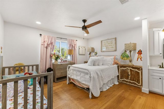 211 Buffalo Creek Court, Bellville, TX 77418