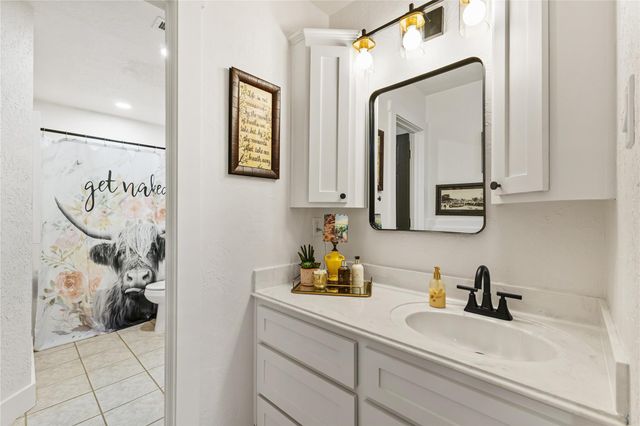 211 Buffalo Creek Court, Bellville, TX 77418