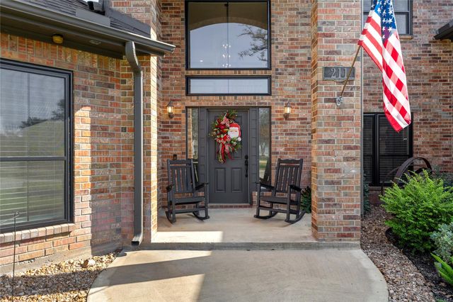 211 Buffalo Creek Court, Bellville, TX 77418