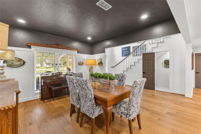 211 Buffalo Creek Court, Bellville, TX 77418