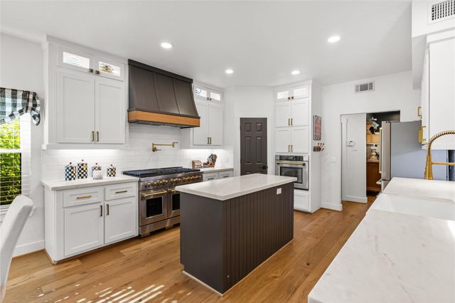 211 Buffalo Creek Court, Bellville, TX 77418