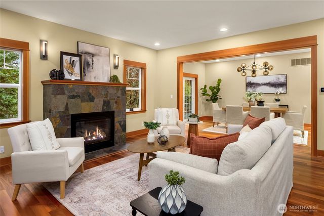 9705 NE Beach Crest Drive, Bainbridge Island, WA 98110