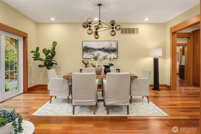 9705 NE Beach Crest Drive, Bainbridge Island, WA 98110