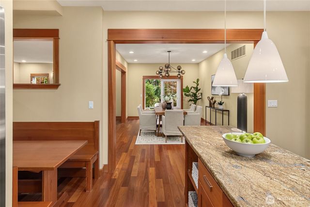 9705 NE Beach Crest Drive, Bainbridge Island, WA 98110