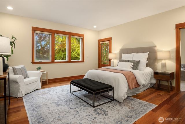 9705 NE Beach Crest Drive, Bainbridge Island, WA 98110