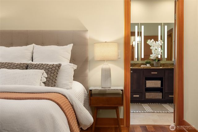 9705 NE Beach Crest Drive, Bainbridge Island, WA 98110