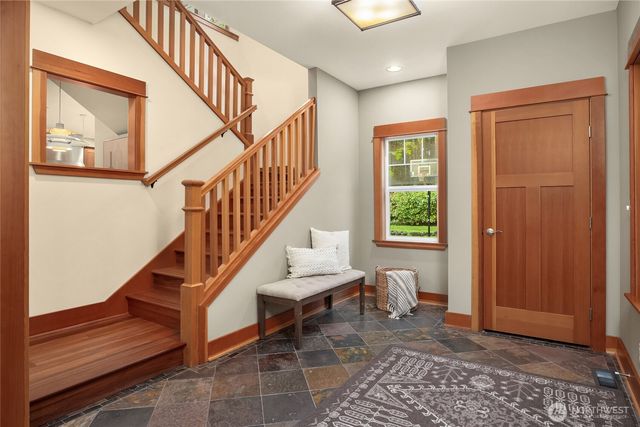 9705 NE Beach Crest Drive, Bainbridge Island, WA 98110