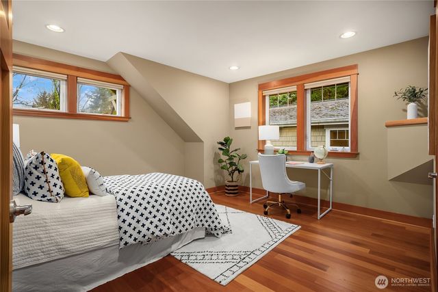 9705 NE Beach Crest Drive, Bainbridge Island, WA 98110