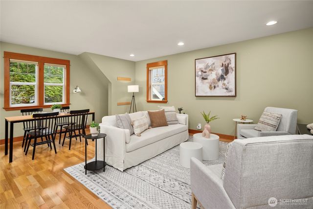 9705 NE Beach Crest Drive, Bainbridge Island, WA 98110