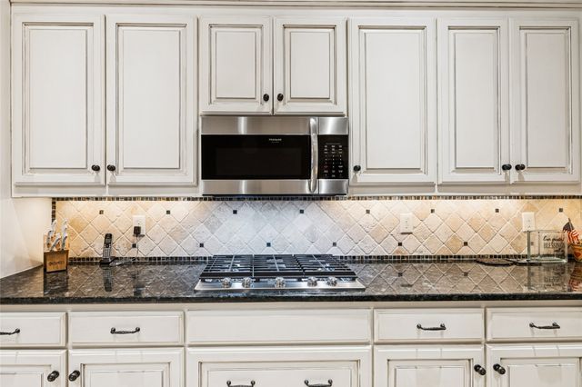 5809 Dry Creek Lane, Arlington, TX 76017