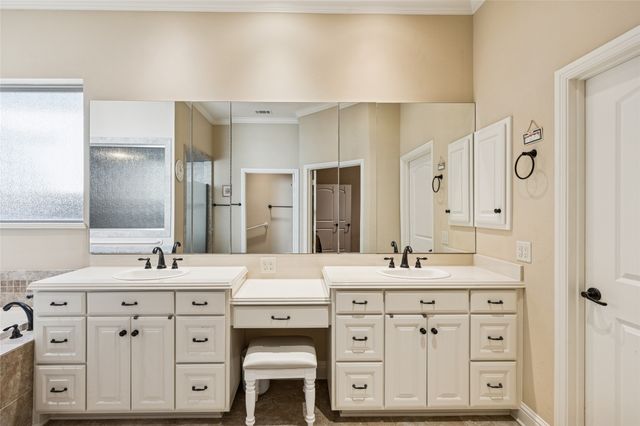 5809 Dry Creek Lane, Arlington, TX 76017