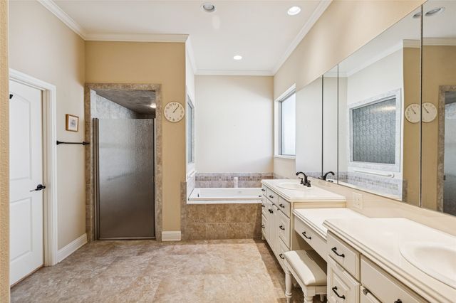 5809 Dry Creek Lane, Arlington, TX 76017