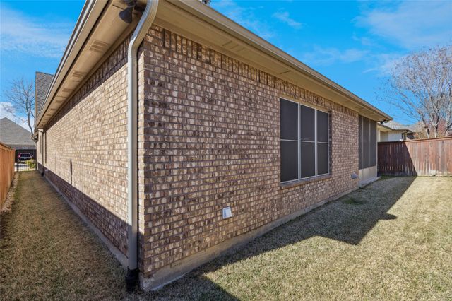 5809 Dry Creek Lane, Arlington, TX 76017