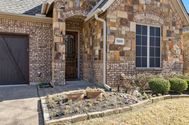 5809 Dry Creek Lane, Arlington, TX 76017