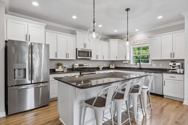 1394 Theta Pike, Columbia, TN 38401