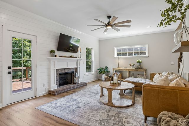 1394 Theta Pike, Columbia, TN 38401