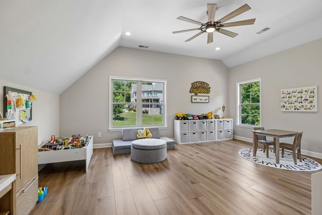 1394 Theta Pike, Columbia, TN 38401
