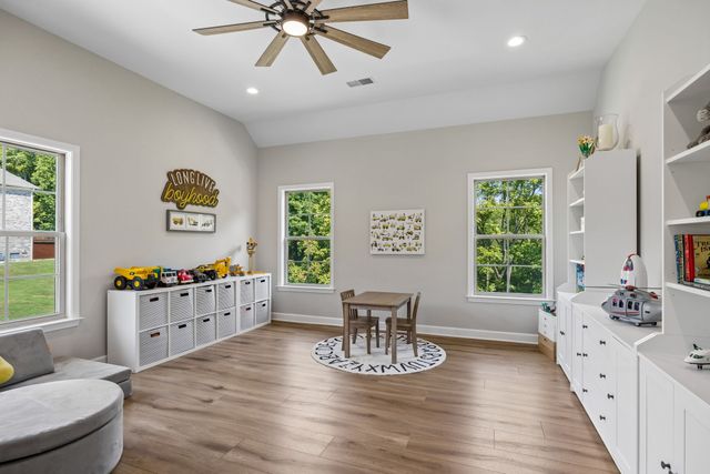 1394 Theta Pike, Columbia, TN 38401