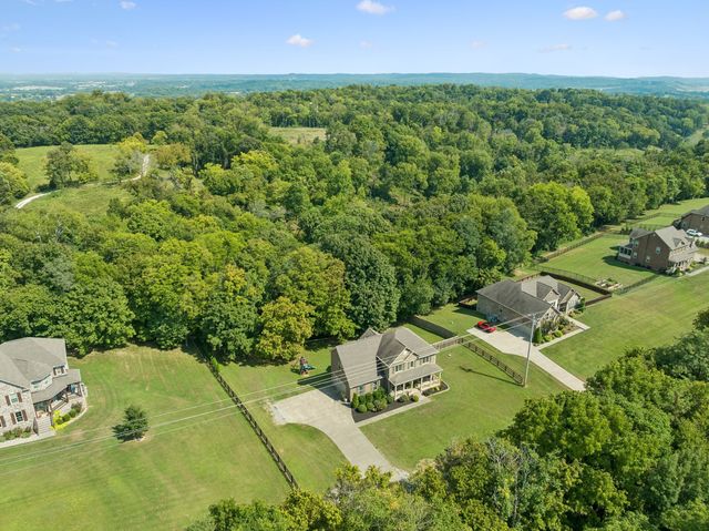 1394 Theta Pike, Columbia, TN 38401