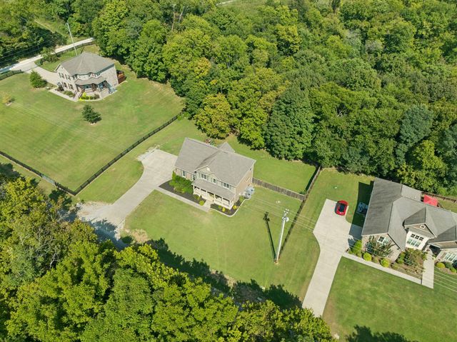 1394 Theta Pike, Columbia, TN 38401