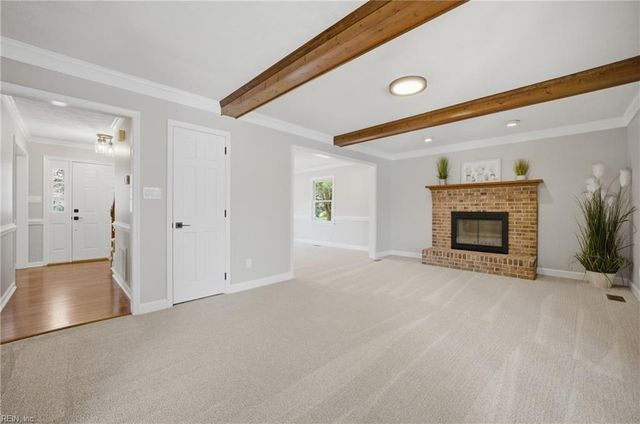 15 Windy Point DR, Poquoson, VA 23662