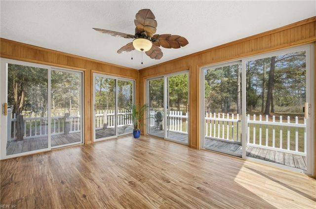15 Windy Point DR, Poquoson, VA 23662