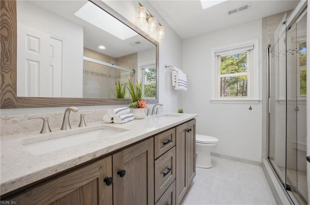 15 Windy Point DR, Poquoson, VA 23662