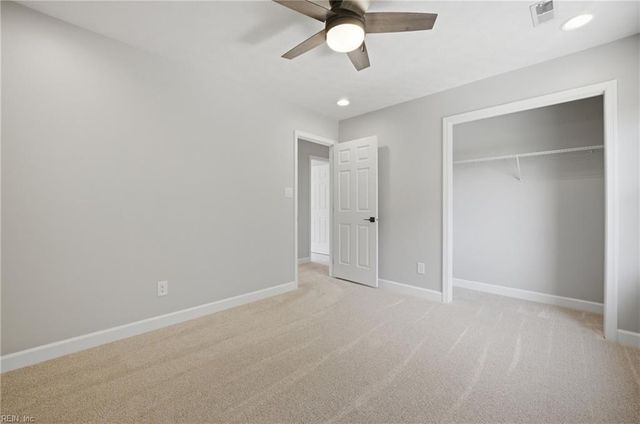 15 Windy Point DR, Poquoson, VA 23662