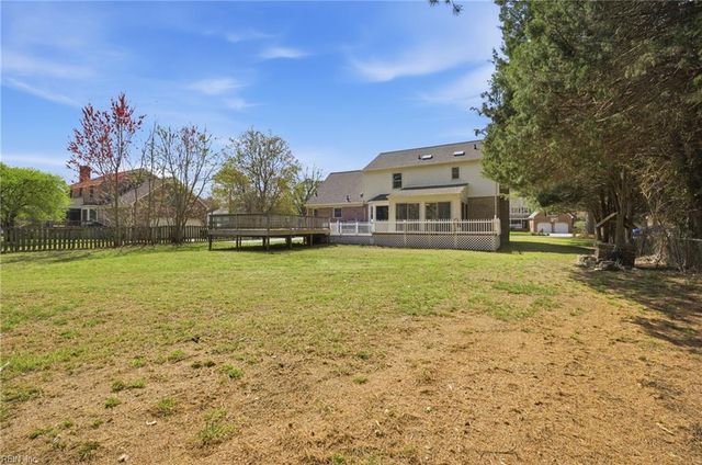 15 Windy Point DR, Poquoson, VA 23662