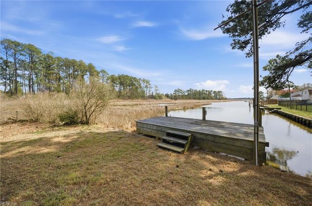 15 Windy Point DR, Poquoson, VA 23662