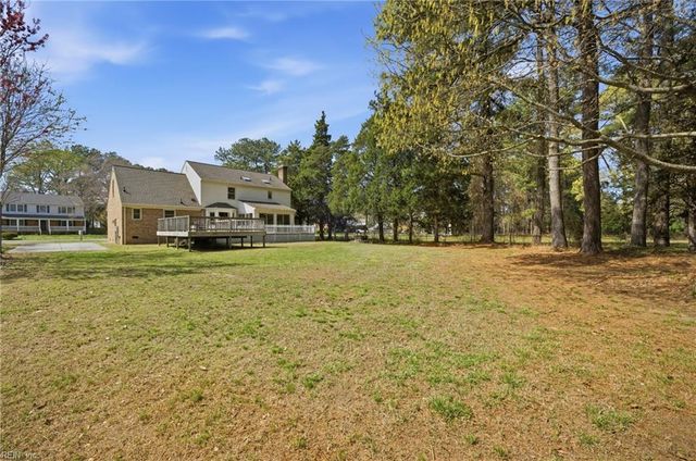 15 Windy Point DR, Poquoson, VA 23662