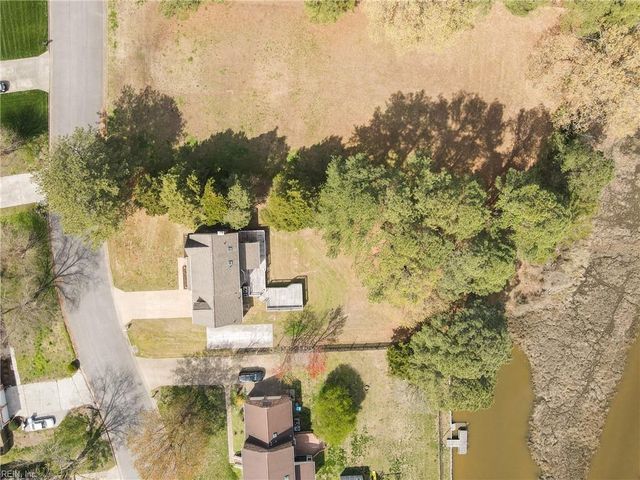 15 Windy Point DR, Poquoson, VA 23662