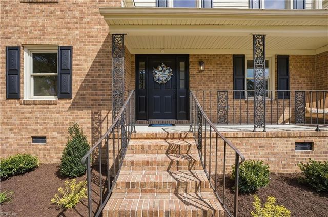 15 Windy Point DR, Poquoson, VA 23662