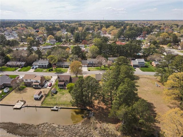 15 Windy Point DR, Poquoson, VA 23662