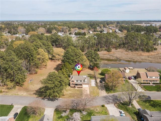 15 Windy Point DR, Poquoson, VA 23662