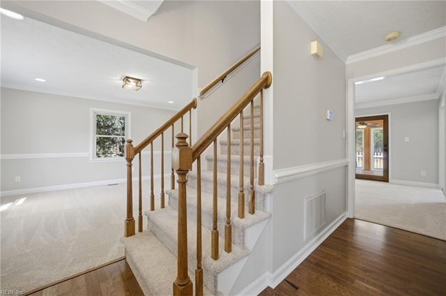 15 Windy Point DR, Poquoson, VA 23662