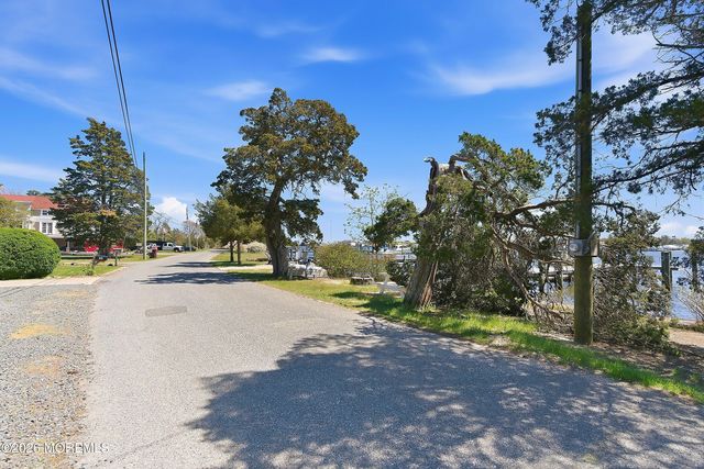 159 Harbor Inn Road, Bayville, NJ 08721