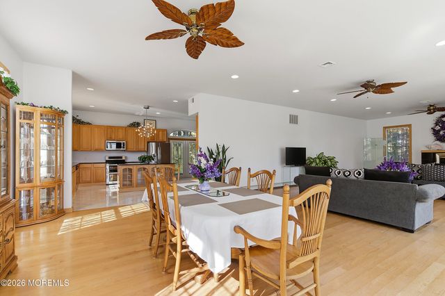159 Harbor Inn Road, Bayville, NJ 08721