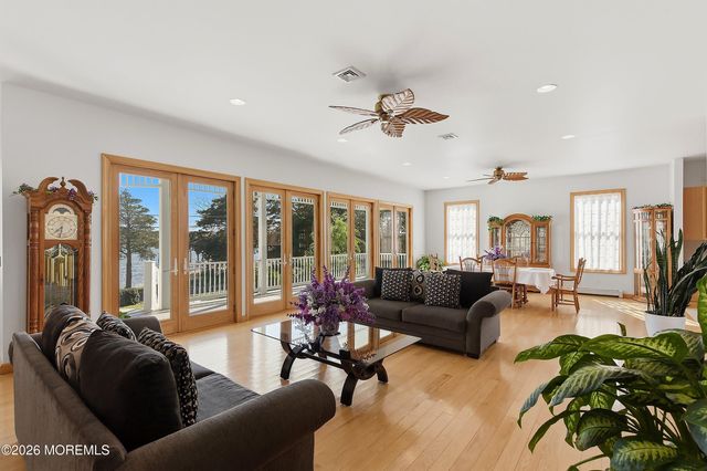159 Harbor Inn Road, Bayville, NJ 08721