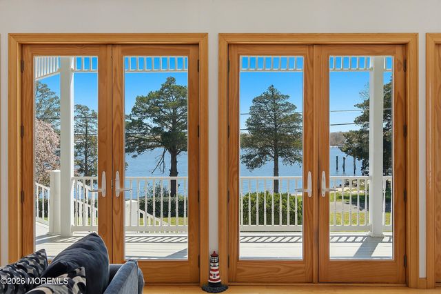 159 Harbor Inn Road, Bayville, NJ 08721