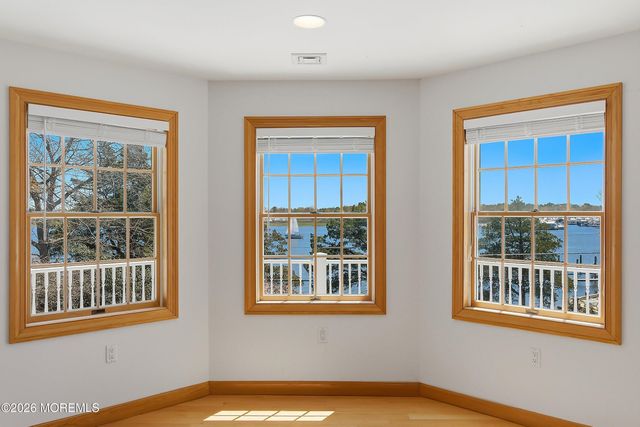 159 Harbor Inn Road, Bayville, NJ 08721