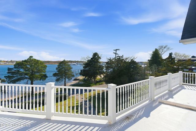 159 Harbor Inn Road, Bayville, NJ 08721