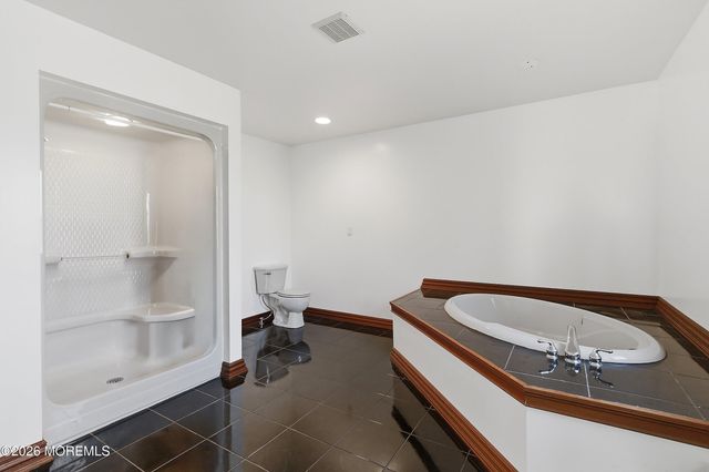 159 Harbor Inn Road, Bayville, NJ 08721