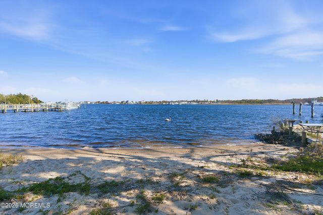 159 Harbor Inn Road, Bayville, NJ 08721
